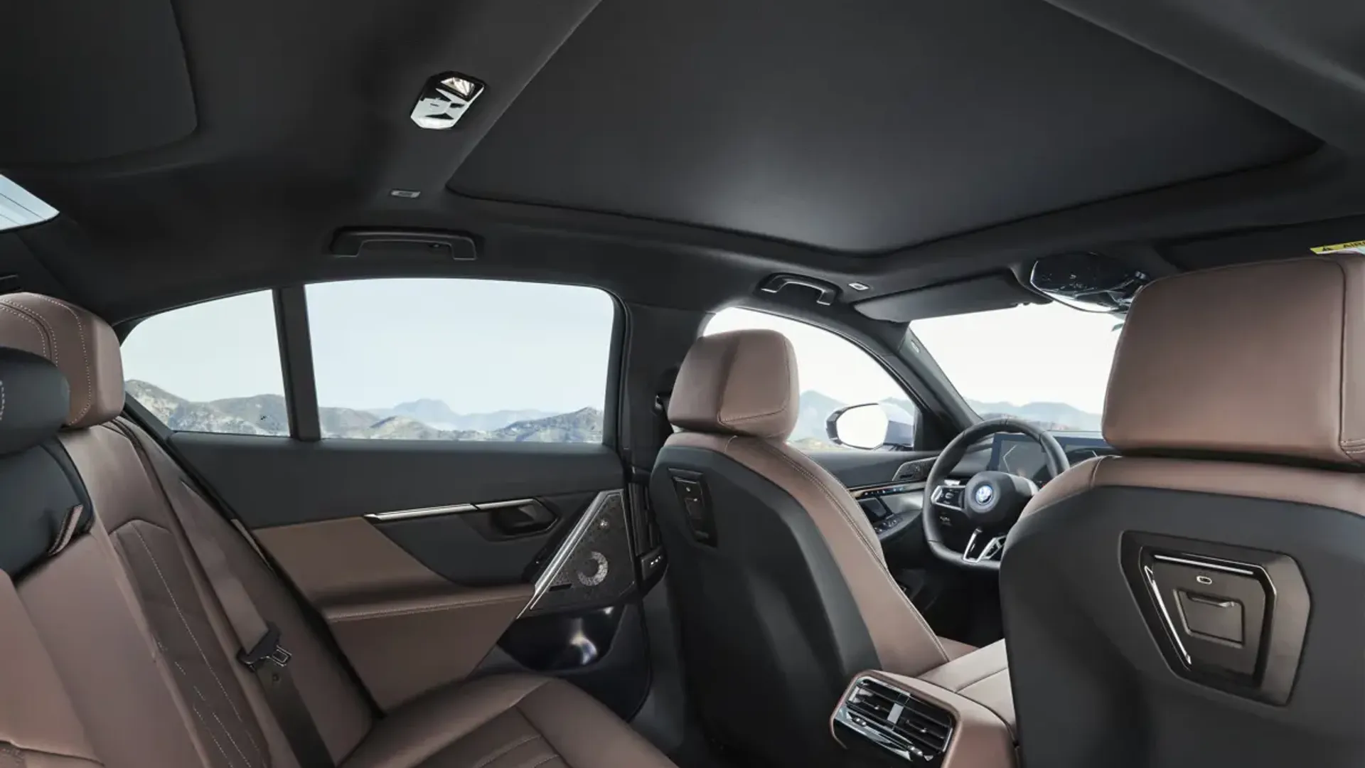 Elettronauti - BMW i5 M60 xDrive - Grigio - Esterno - Vista dall'alto
