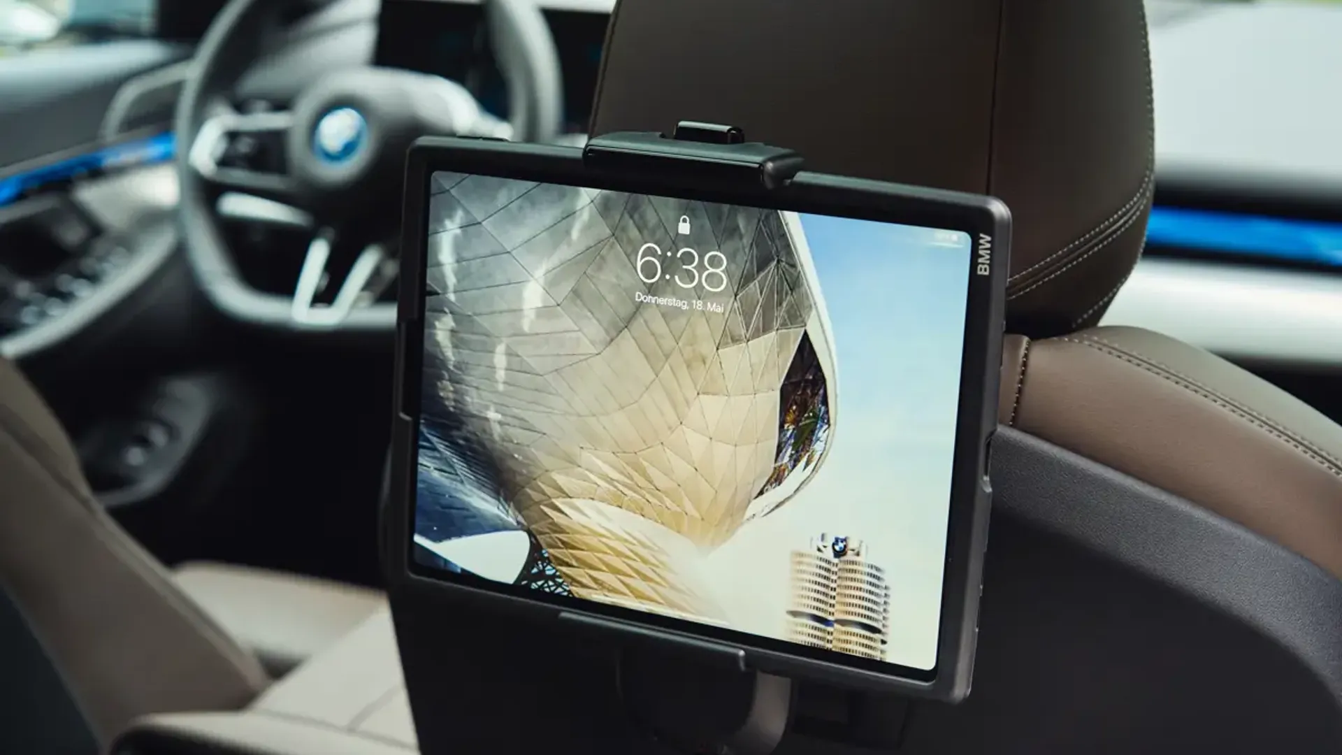 Elettronauti - BMW i5 M60 xDrive - Infotainment - Sedili posteriori