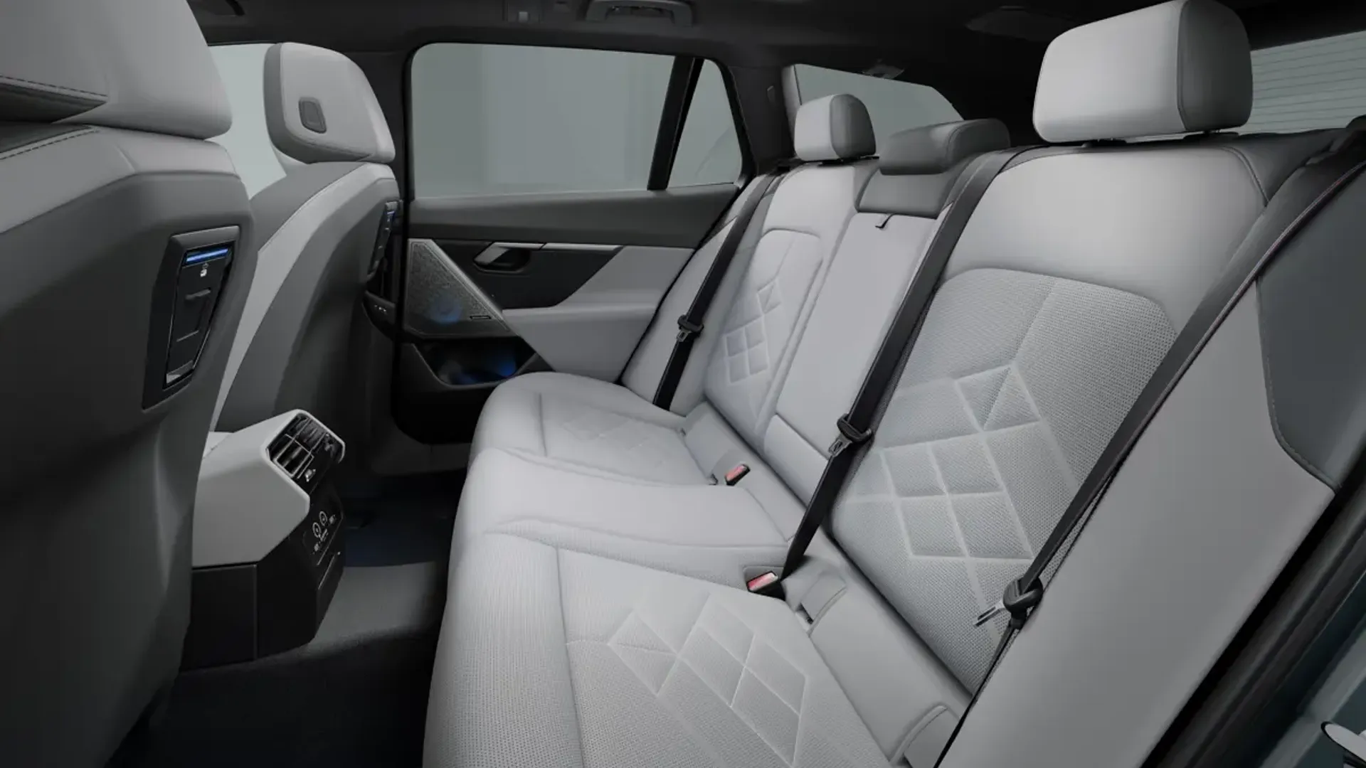 Elettronauti - BMW i5 M60 xDrive Touring - Nero - Sedili - Sedili posteriori