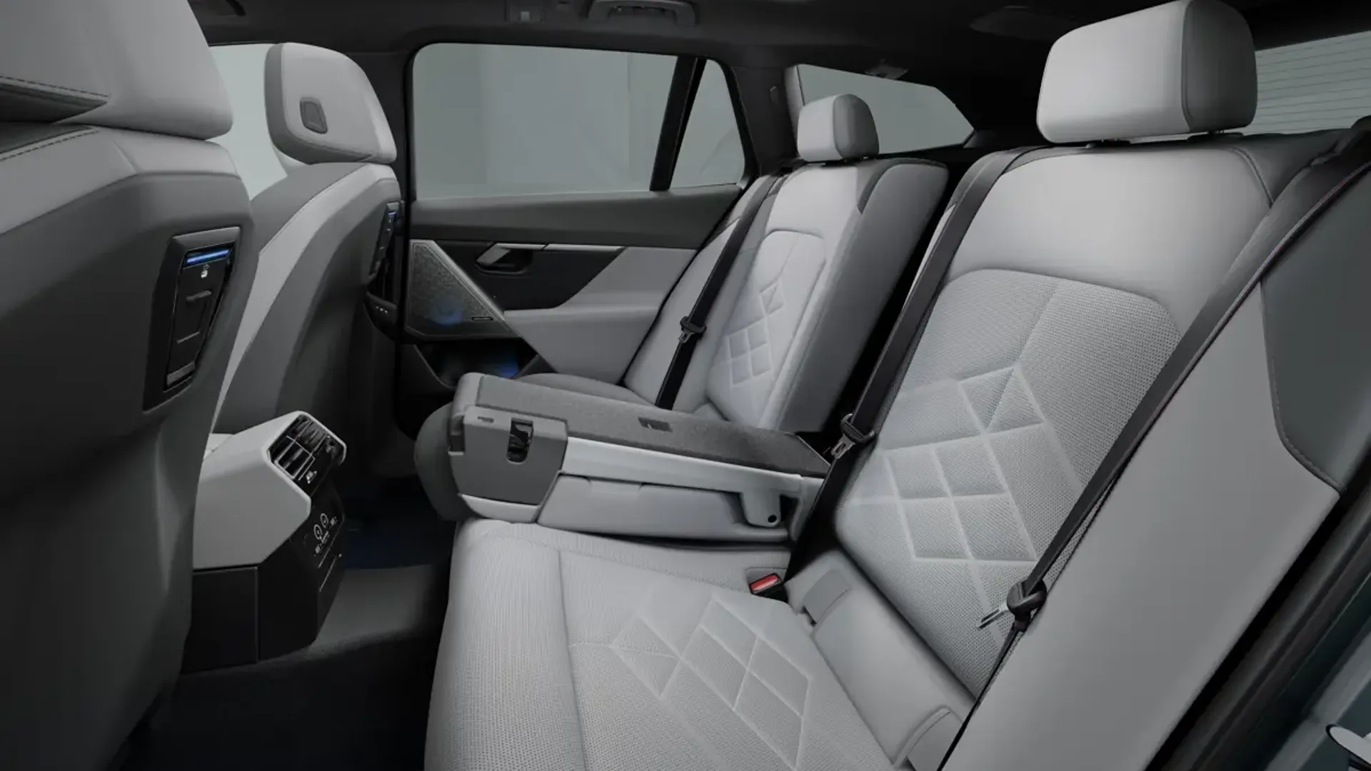 Elettronauti - BMW i5 M60 xDrive Touring - Nero - Sedili - Sedili posteriori