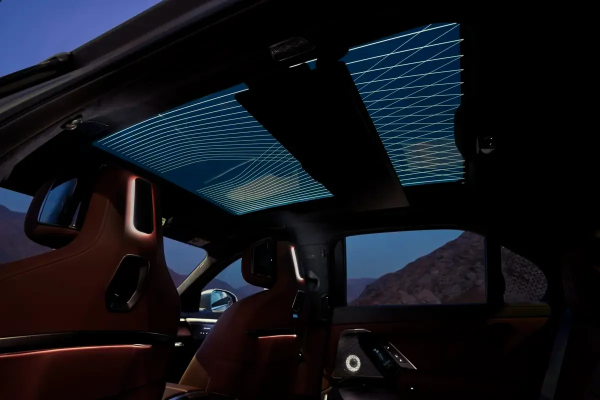 Elettronauti - BMW i7 M70 xDrive - Nero - Esterno - Vista dall'alto