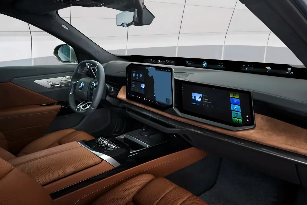 Elettronauti - BMW i7 50 xDrive - Infotainment - Vista della plancia