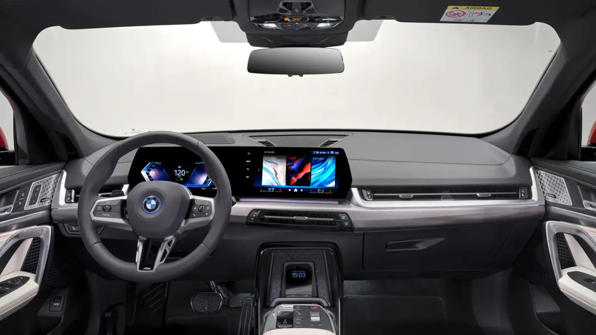 Elettronauti - BMW iX2 eDrive20 - Infotainment - Vista della plancia