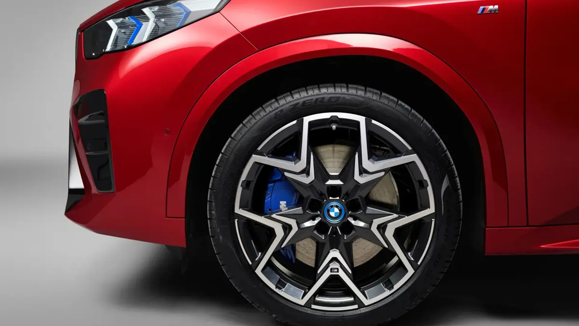 Elettronauti - BMW iX2 eDrive20 - Cerchio