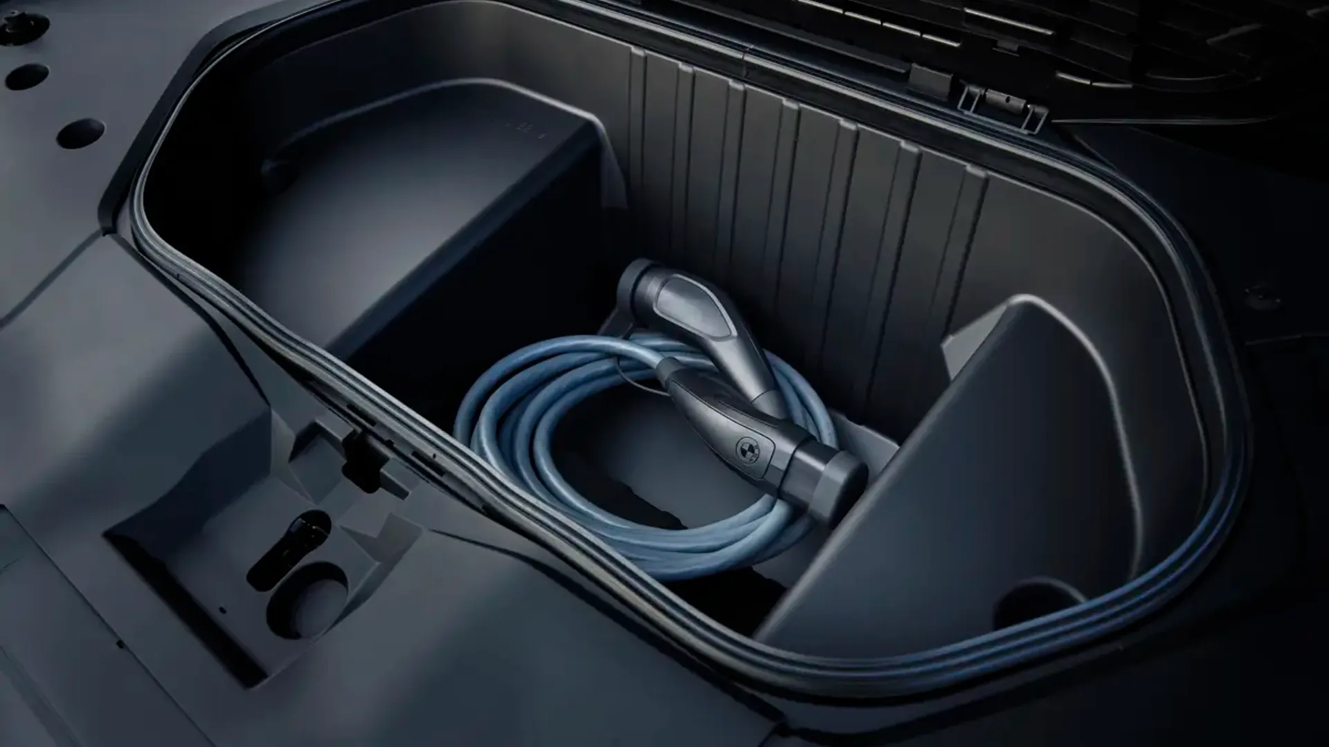 Elettronauti - BMW iX3 40 - Bianco - Vano di carico - Bagagliaio anteriore
