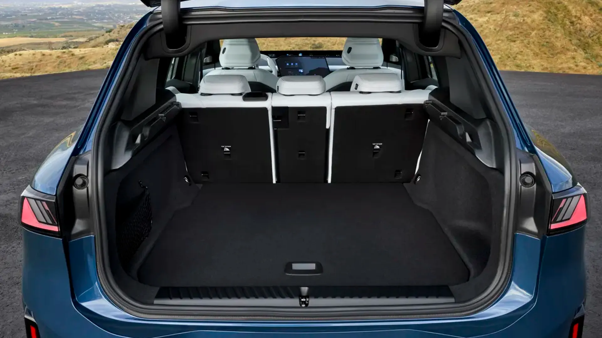 Elettronauti - BMW iX3 40 - Vano di carico - Bagagliaio