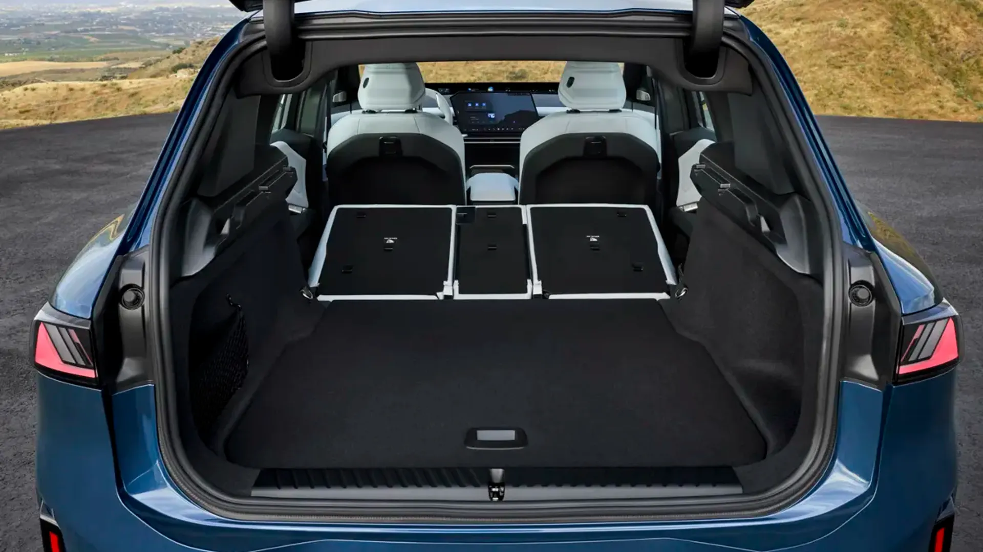 Elettronauti - BMW iX3 40 - Vano di carico - Bagagliaio