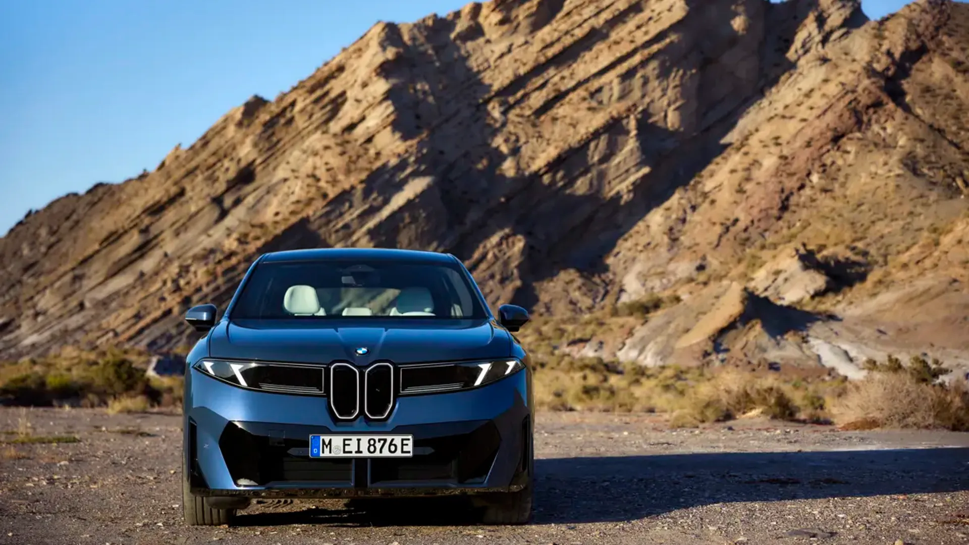 Elettronauti - BMW iX3 40 - Bronze - Esterno - Vista anteriore a tre quarti