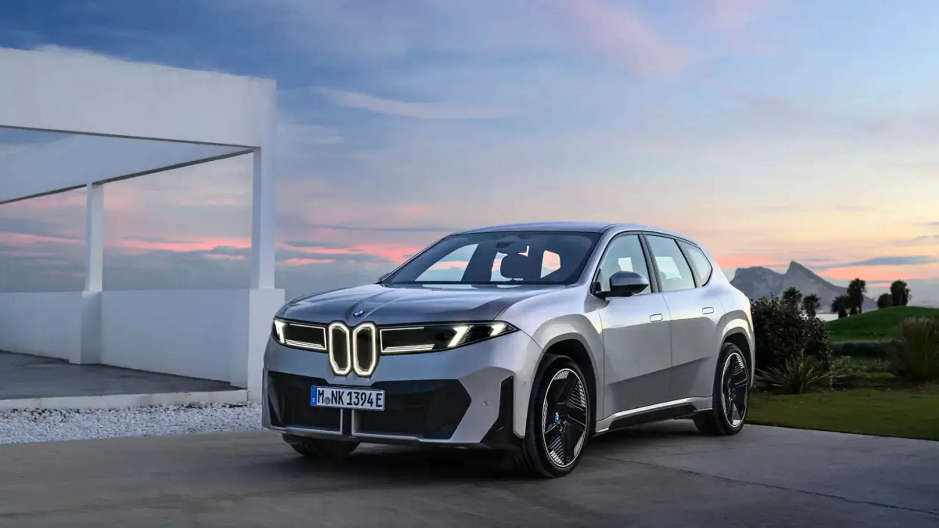 Elettronauti - BMW iX3 40 - Copper - Esterno - Vista anteriore a tre quarti