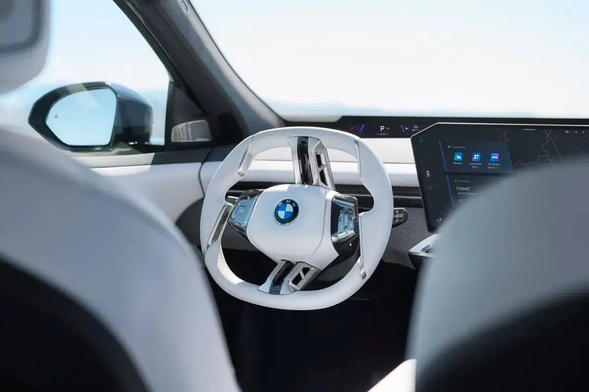 Elettronauti - BMW iX3 40 - Bianco - Esterno - Vista anteriore a tre quarti