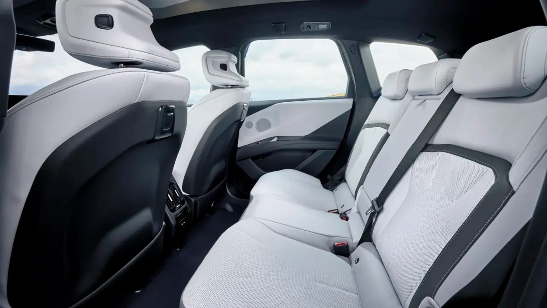 Elettronauti - BMW iX3 40 - Grigio - Sedili - Sedili posteriori