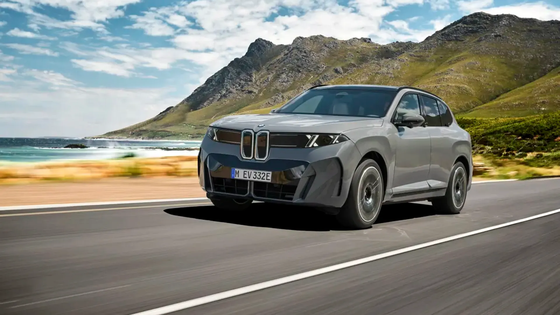 Elettronauti - BMW iX5 60 xDrive - Bianco - Esterno - Vista anteriore a tre quarti