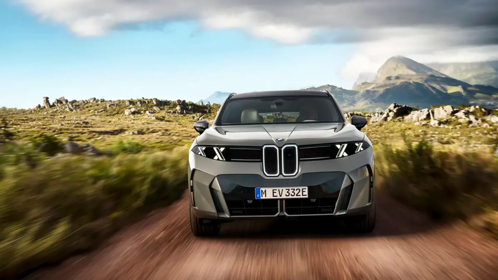 Elettronauti - BMW iX5 60 xDrive - Bianco - Esterno - Vista anteriore a tre quarti
