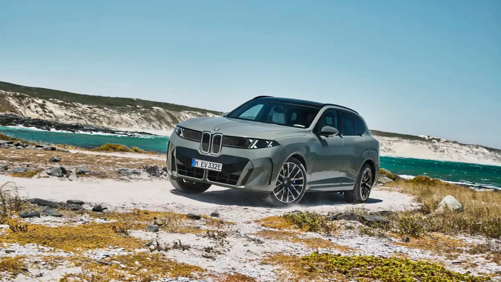 Elettronauti - BMW iX5 60 xDrive - Bianco - Esterno - Vista anteriore a tre quarti