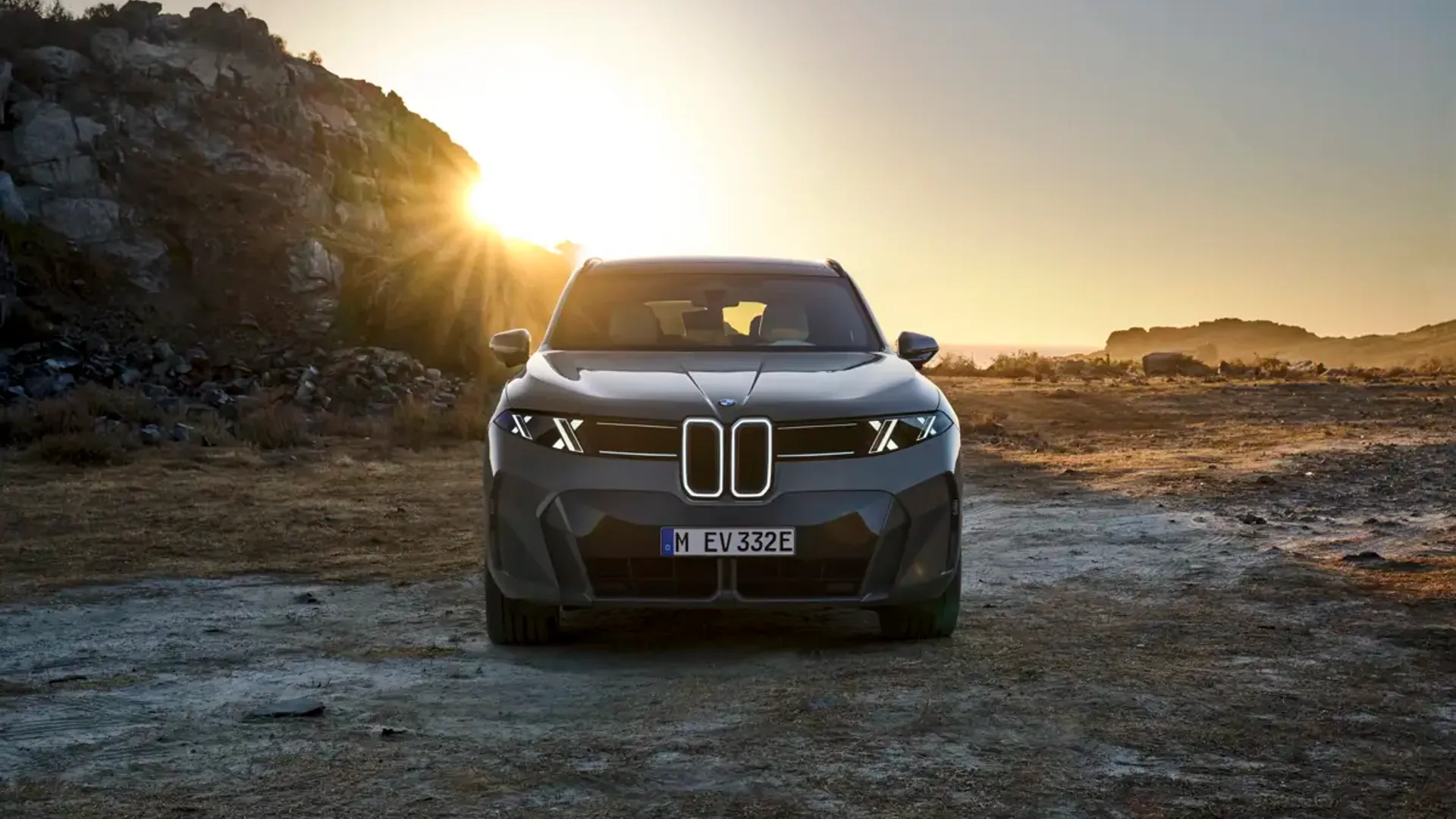 Elettronauti - BMW iX5 60 xDrive - Bianco - Esterno - Vista anteriore a tre quarti