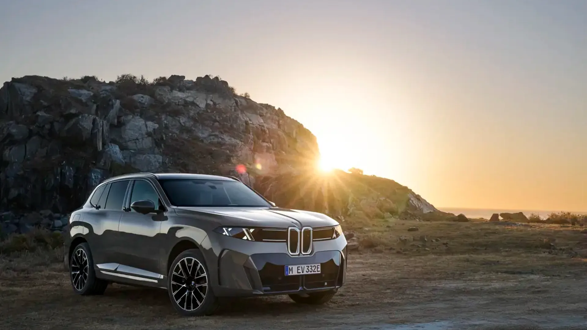 Elettronauti - BMW iX5 60 xDrive - Bianco - Esterno - Vista anteriore a tre quarti