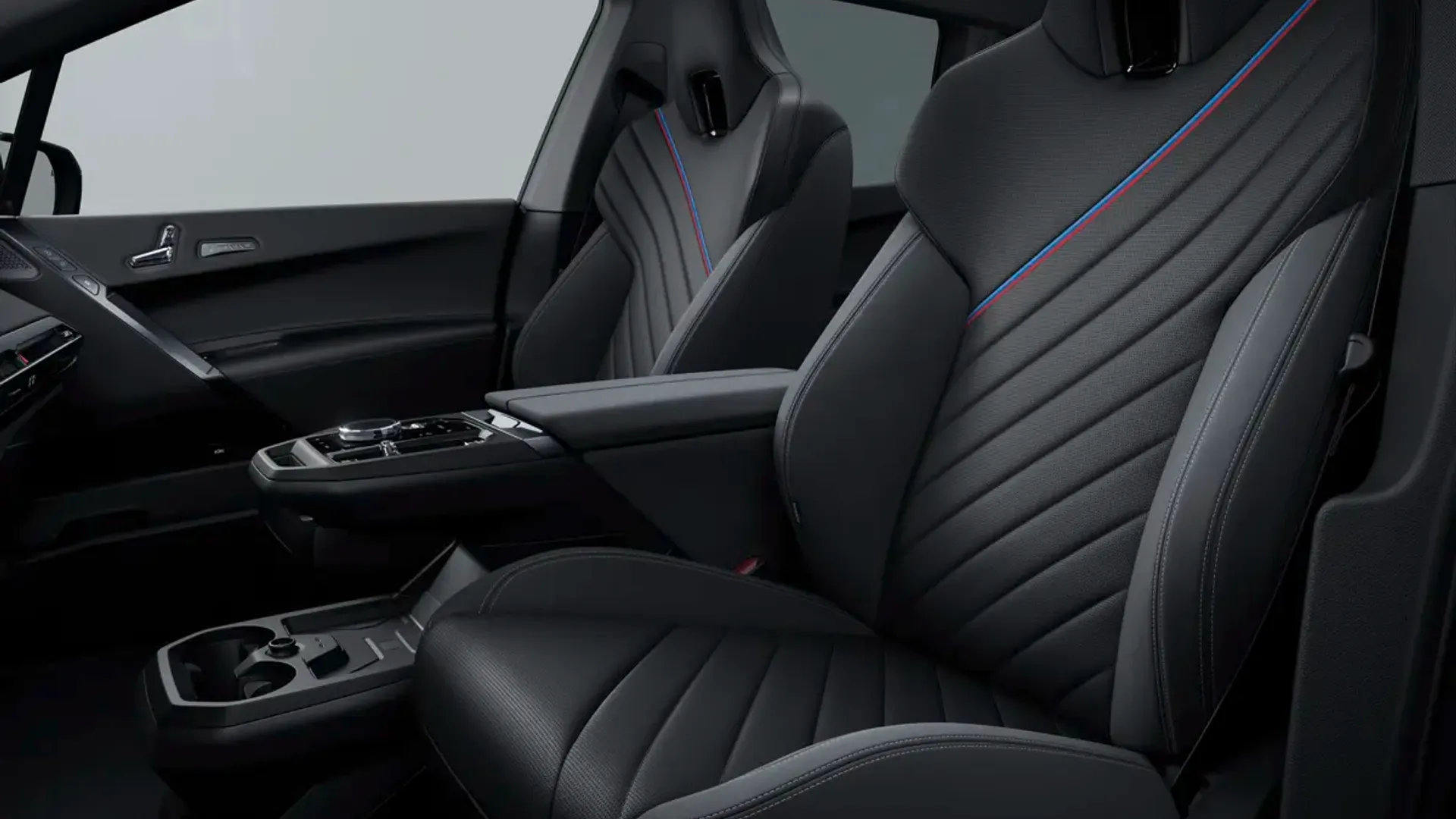 Elettronauti - BMW iX M70 xDrive - Nero - Sedili - Sedili anteriori