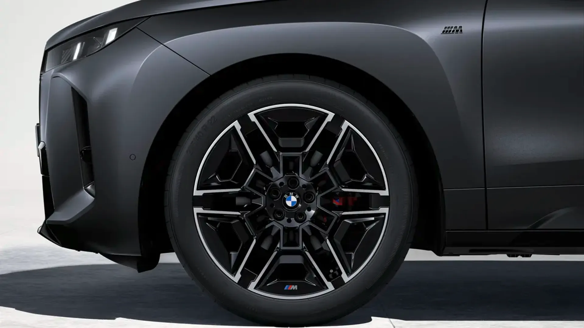 Elettronauti - BMW iX M70 xDrive - Cerchio