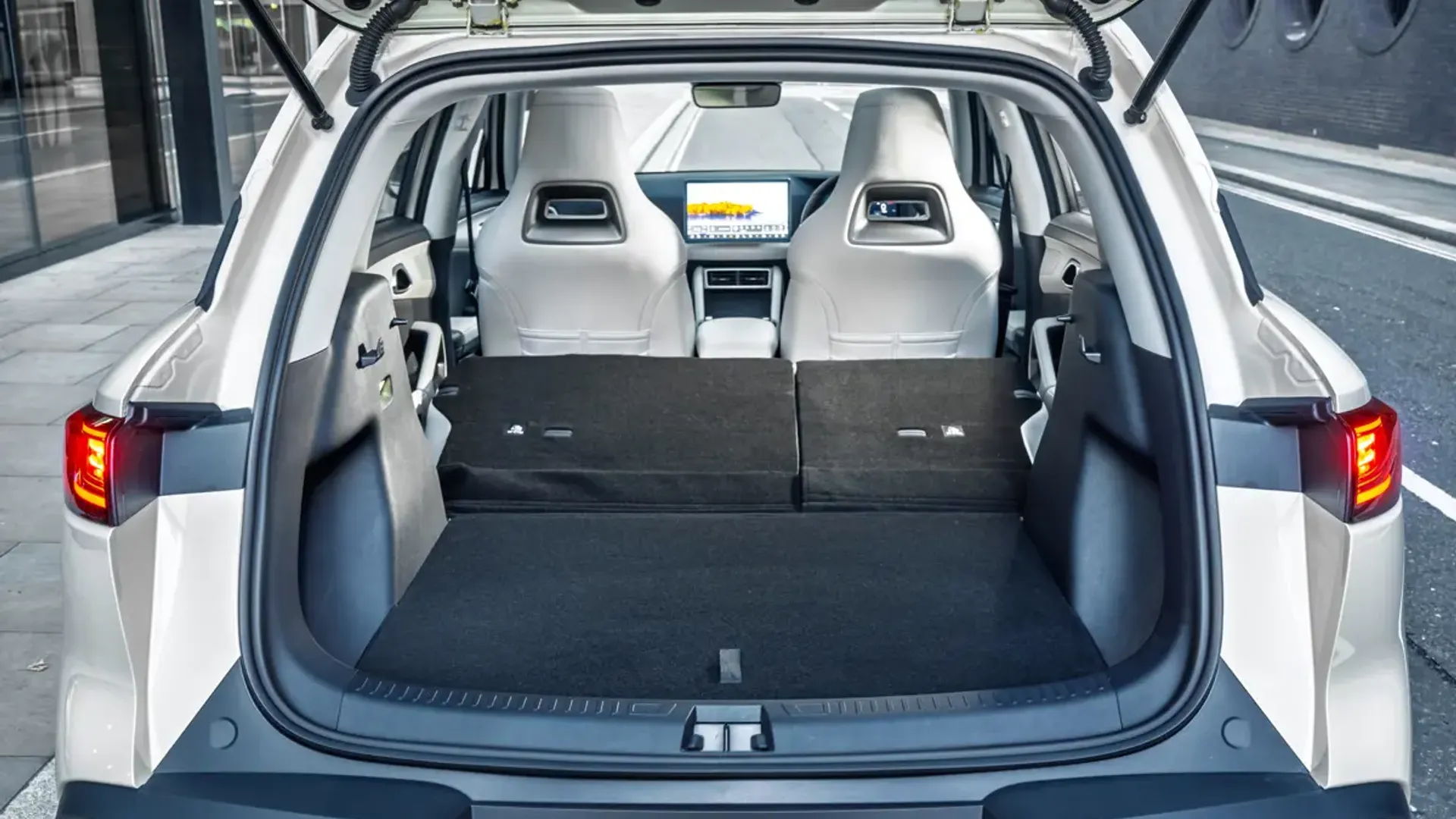 Elettronauti - BYD Atto 2 64.8 kWh Comfort - Vano di carico - Bagagliaio