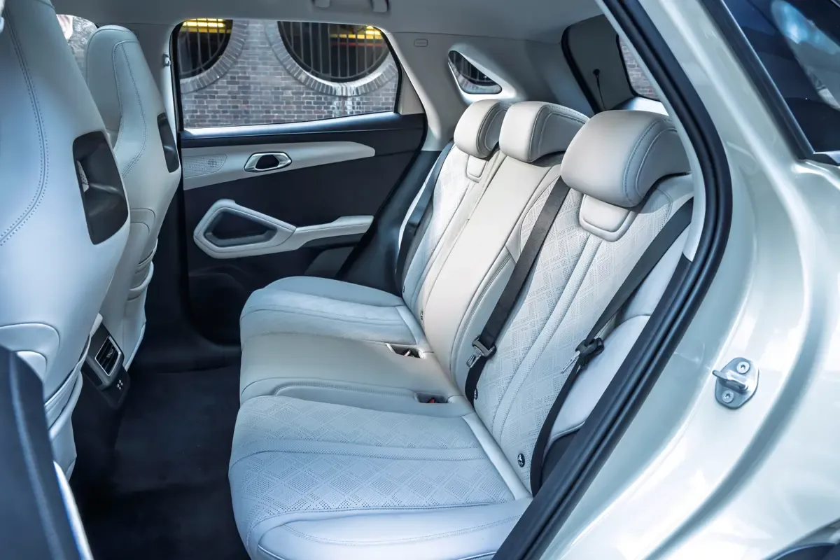 Elettronauti - BYD Atto 2 64.8 kWh Comfort - Sedili - Sedili posteriori