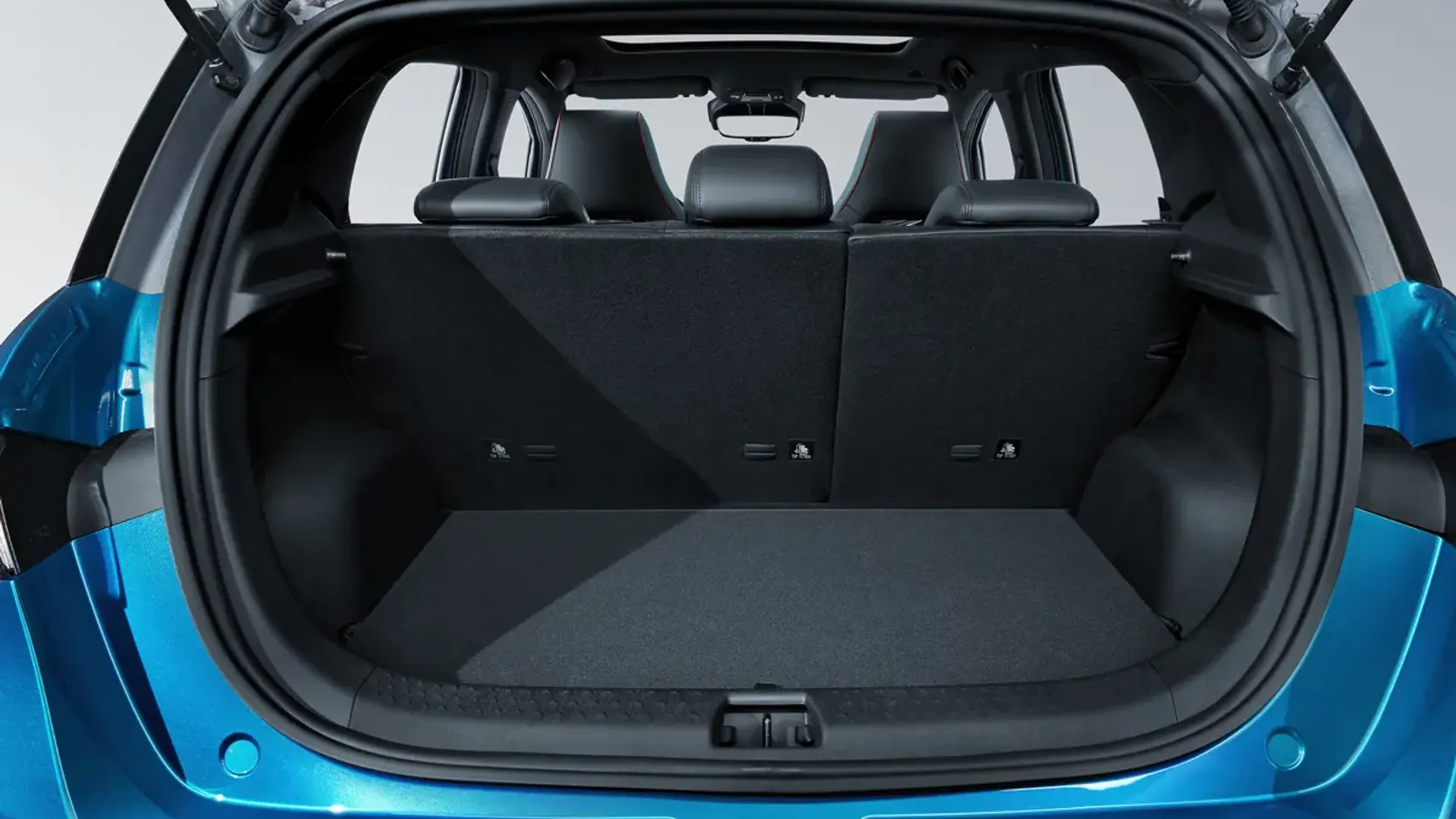 Elettronauti - BYD Dolphin Comfort - Grigio - Vano di carico - Bagagliaio