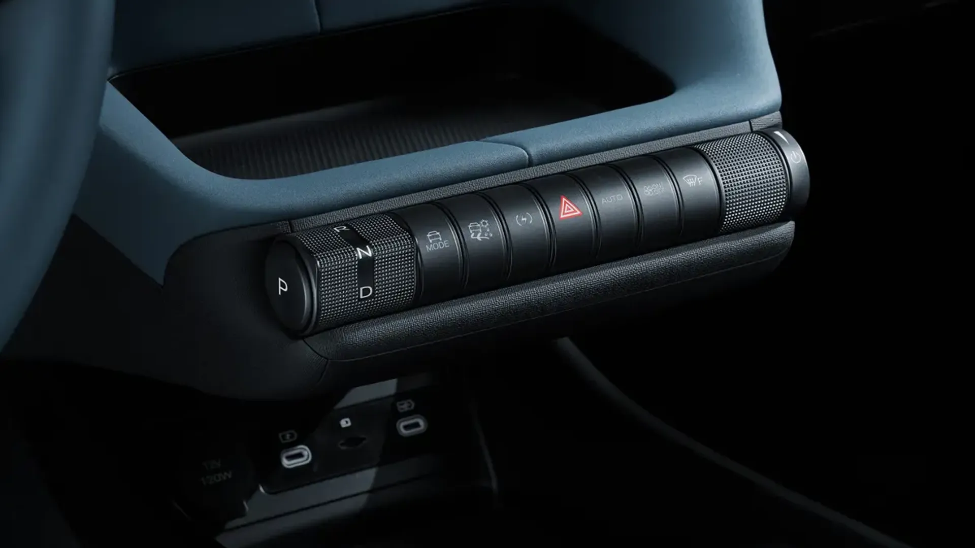 Elettronauti - BYD Dolphin Comfort - Interni - Vista della plancia