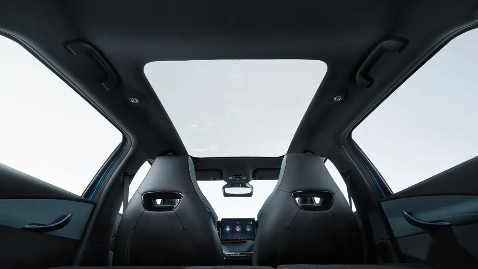 Elettronauti - BYD Dolphin Comfort - Interni - Sedili anteriori