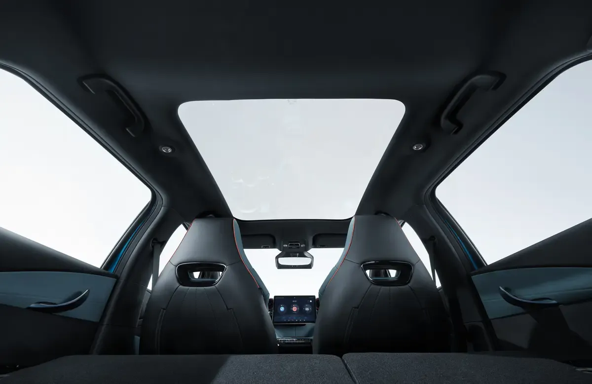 Elettronauti - BYD Dolphin Comfort - Interni - Sedili anteriori