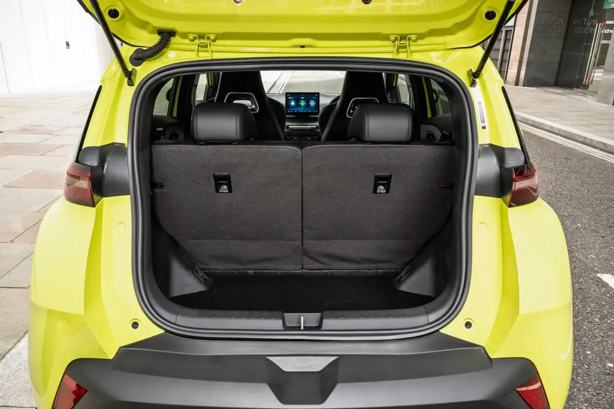 Elettronauti - BYD Dolphin Surf Active - Vano di carico - Bagagliaio
