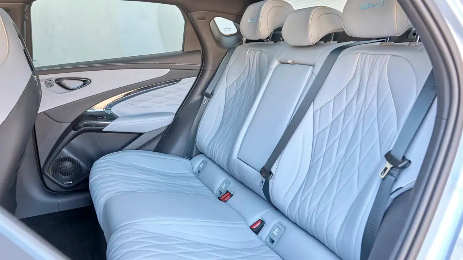 Elettronauti - BYD Seal 82.5 kWh AWD Excellence - Light Grey - Sedili - Sedili posteriori