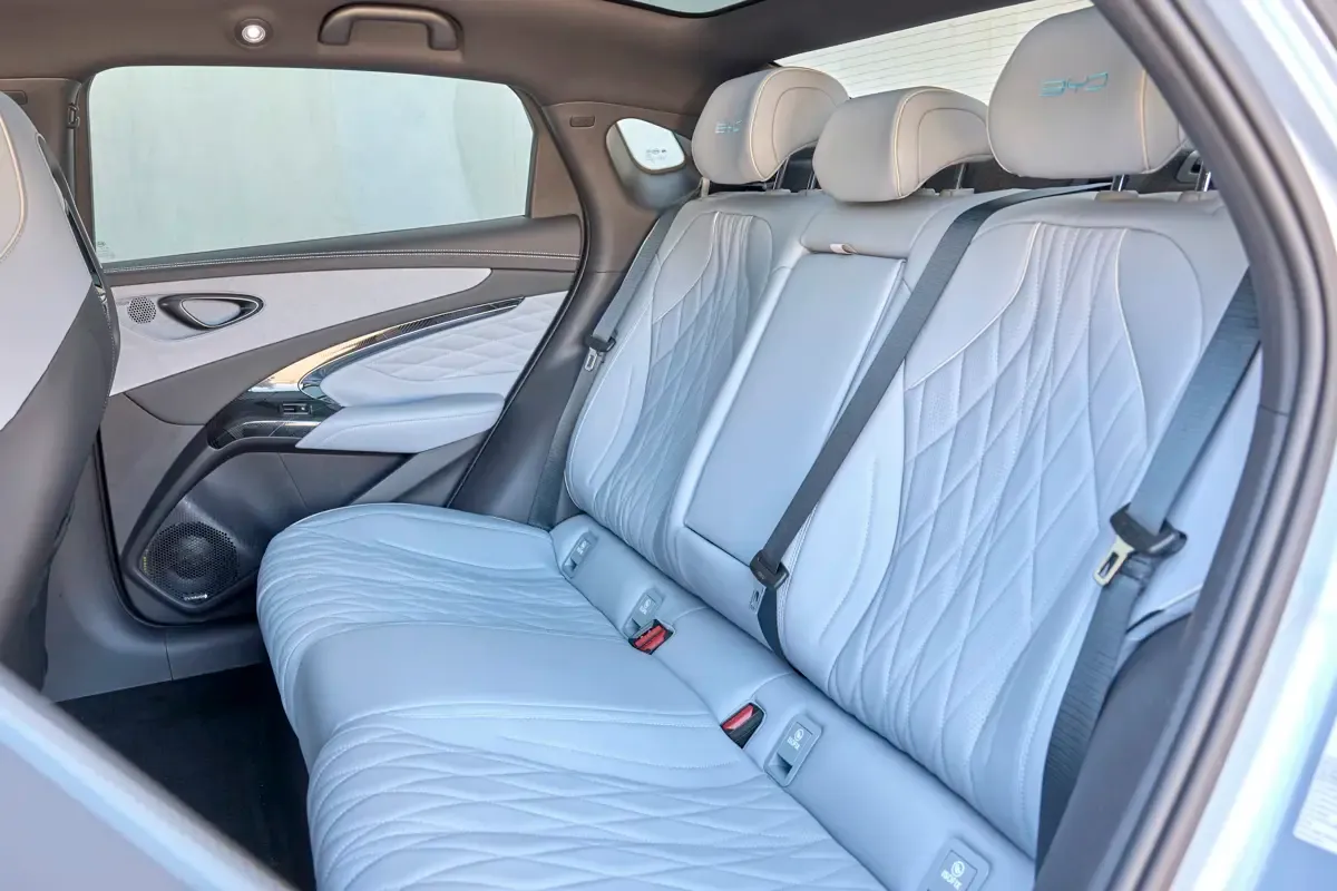 Elettronauti - BYD Seal 82.5 kWh AWD Excellence - Light Grey - Sedili - Sedili posteriori