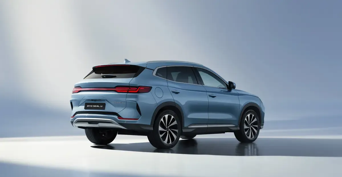 Elettronauti - BYD Seal U Design - Grigio - Esterno - Vista anteriore a tre quarti