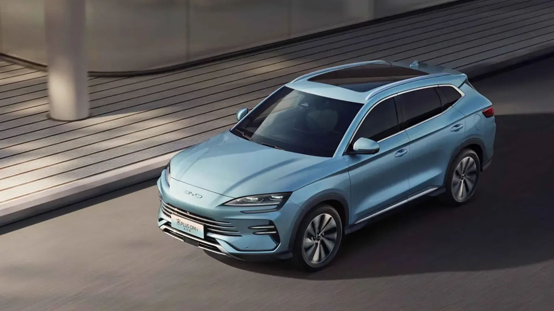 Elettronauti - BYD Seal U Design - Light Blue - Esterno - Vista anteriore a tre quarti