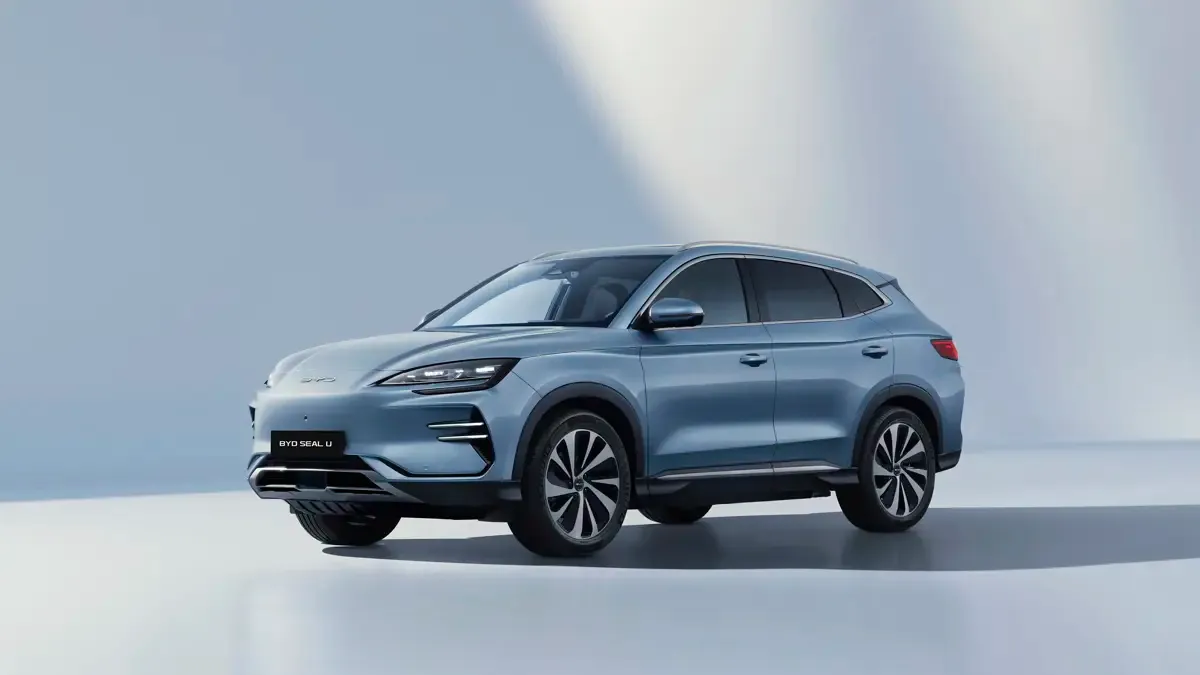 Elettronauti - BYD Seal U Design - Bianco - Esterno - Vista anteriore a tre quarti