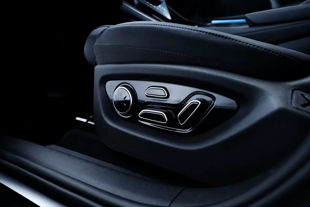 Elettronauti - BYD Sealion 7 Excellence - Light Blue - Esterno - Vista anteriore a tre quarti