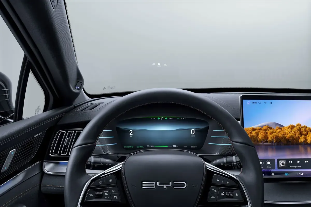Elettronauti - BYD Tang 4x4 Long Range - Infotainment - Vista della plancia