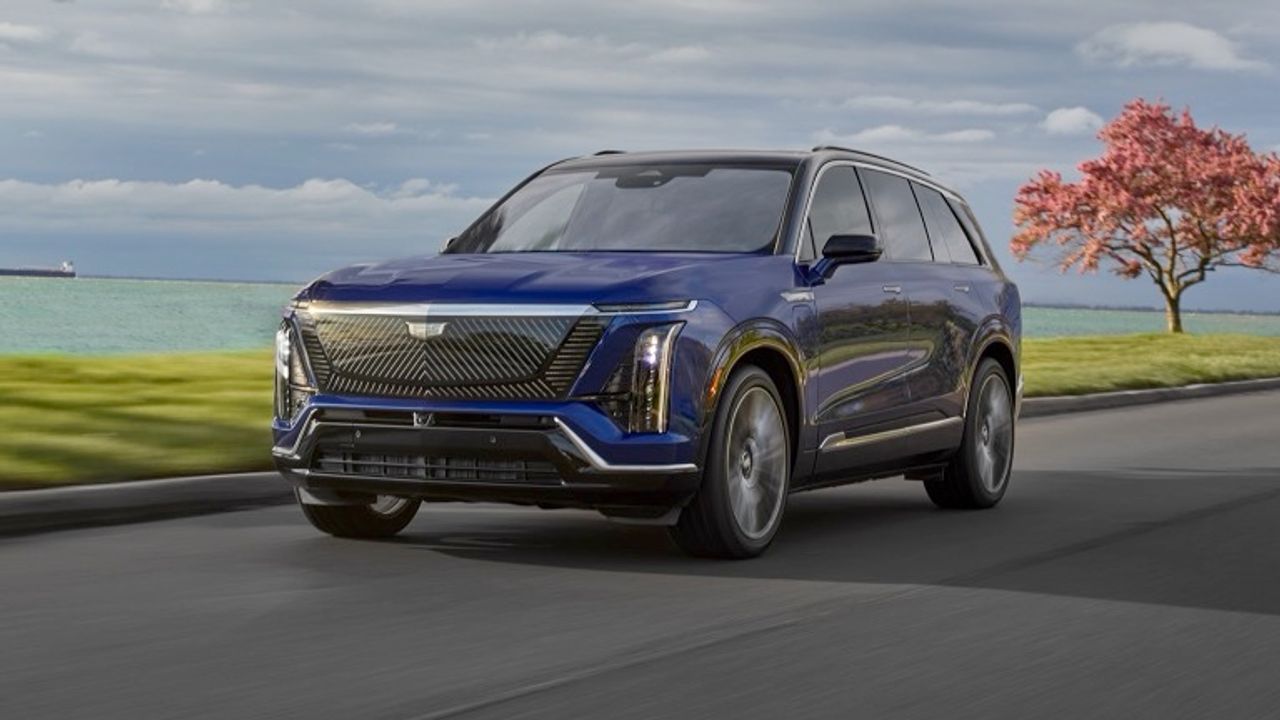 Cadillac VISTIQ 900 E4 (MY26)