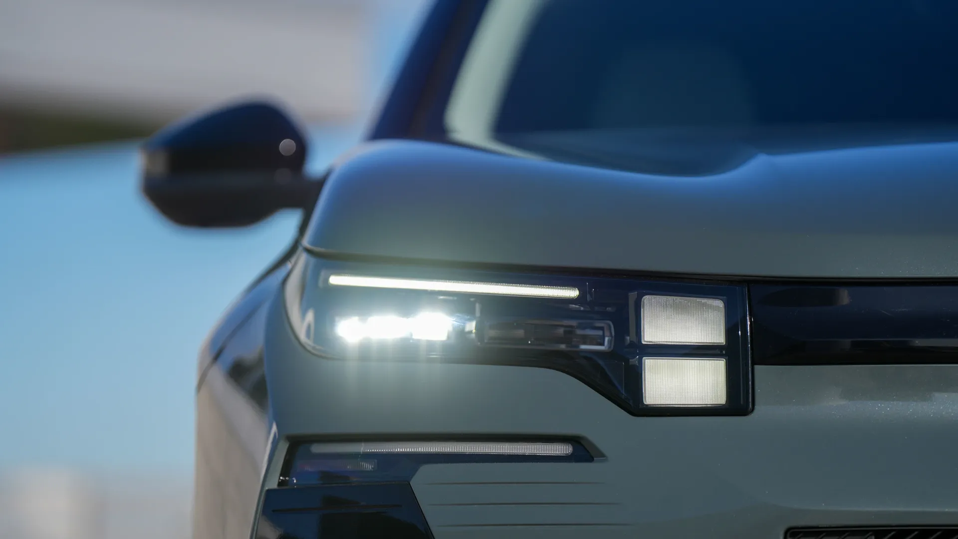 Citroen e-c5 Aircross Elettronauti faro