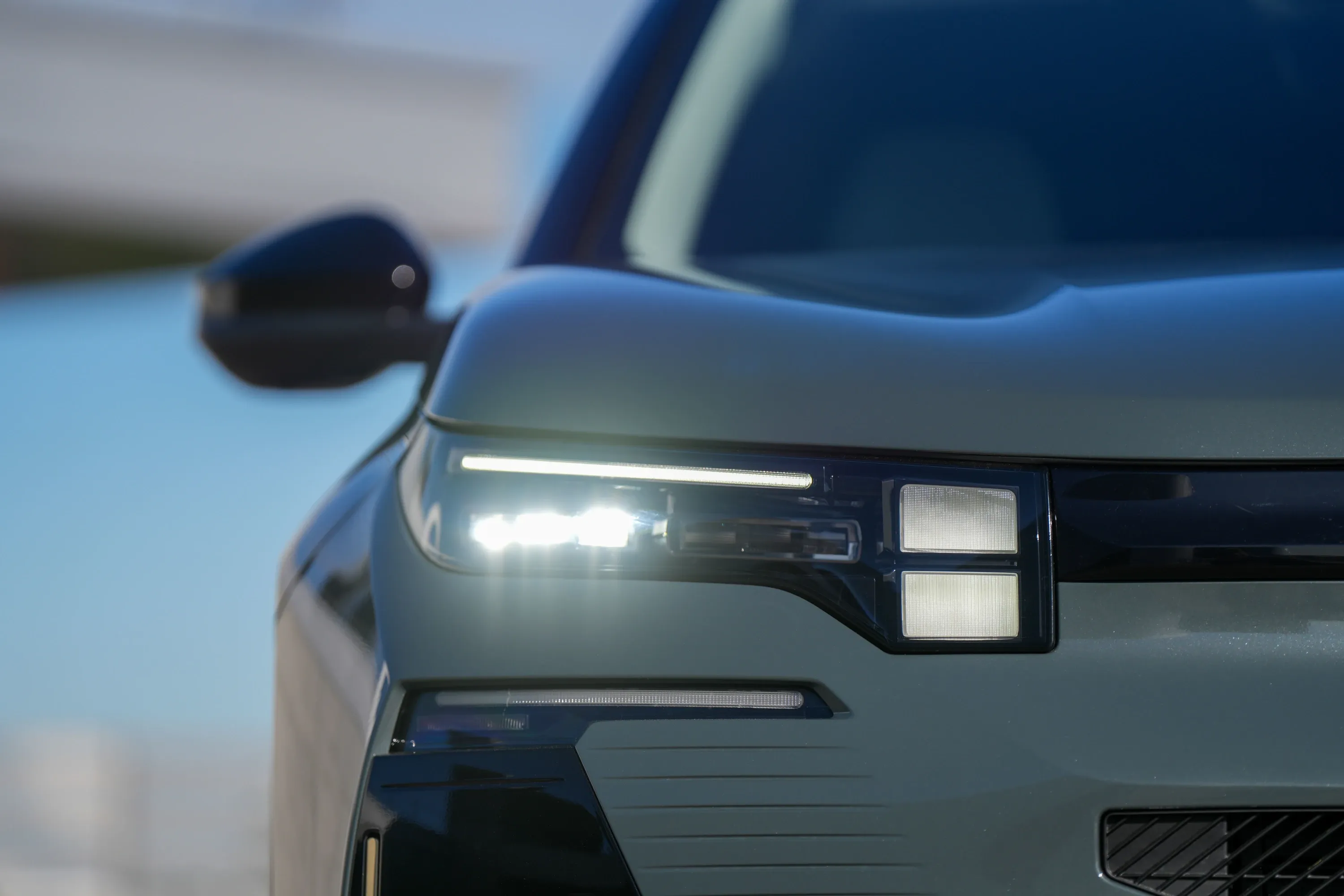 Citroen e-c5 Aircross Elettronauti faro