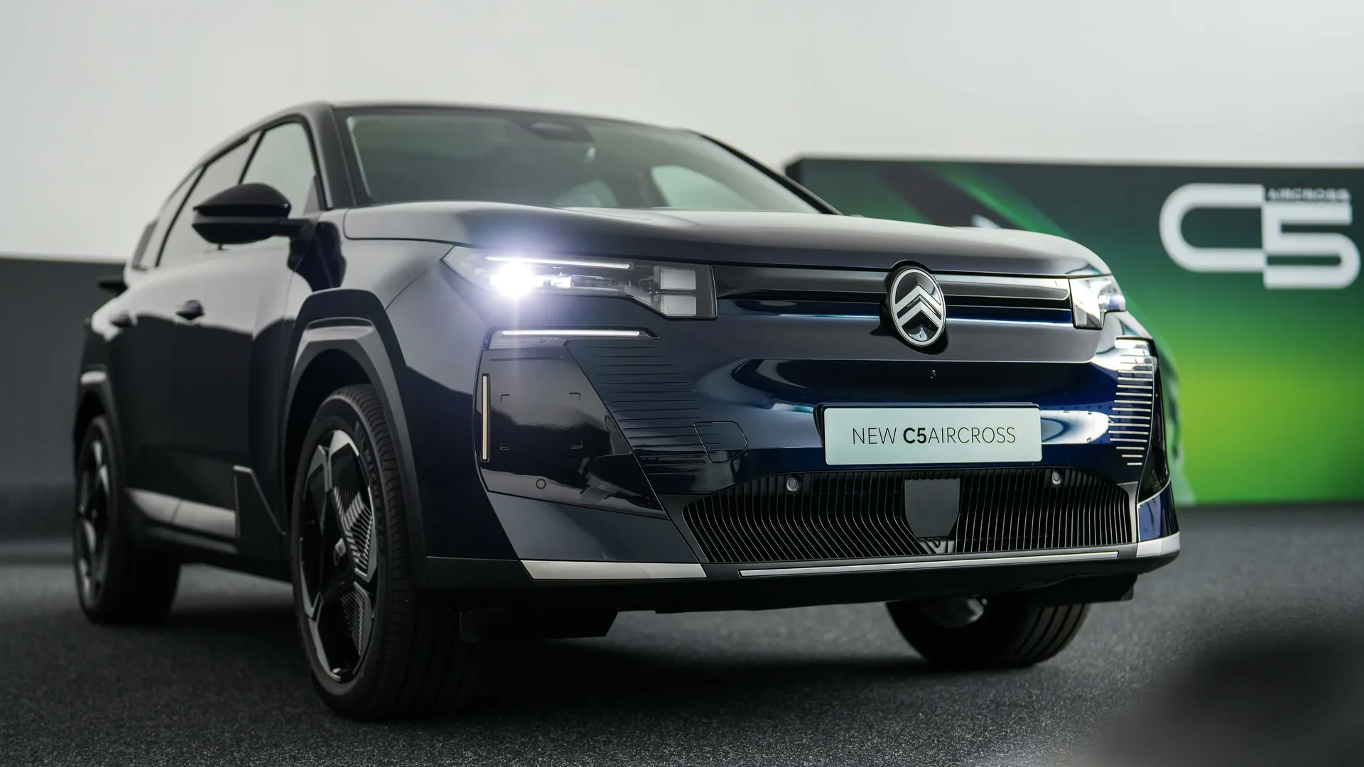 Citroen e-c5 Aircross Elettronauti anteriore