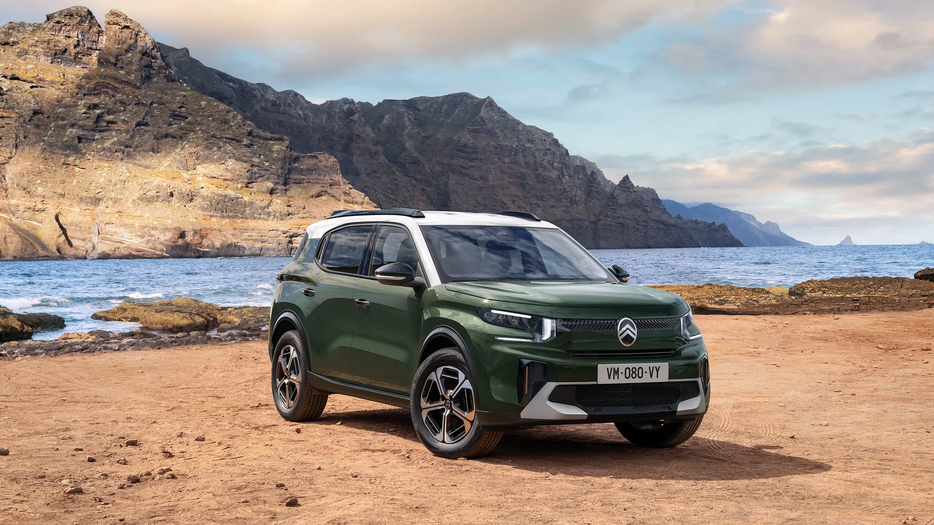 Citroen e-c3 Aircross Elettronauti parcheggiata tre quarti