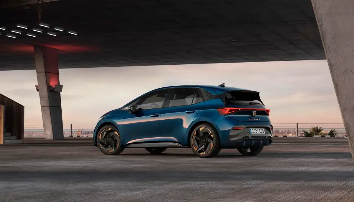 Elettronauti - Cupra Born 170 kW - 79 kWh IMPULSE+ - Grigio - Esterno - Vista anteriore a tre quarti