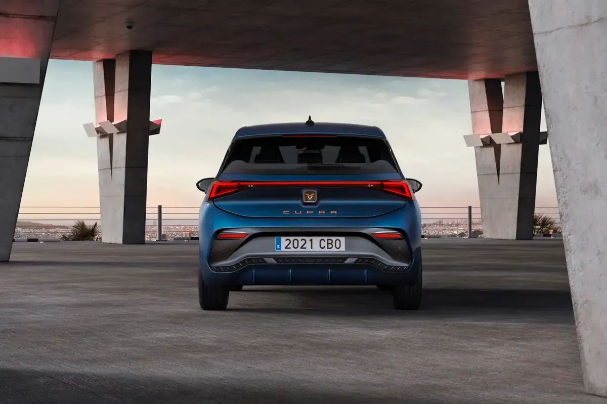 Elettronauti - Cupra Born 170 kW - 79 kWh IMPULSE+ - Grigio - Esterno - Vista anteriore a tre quarti