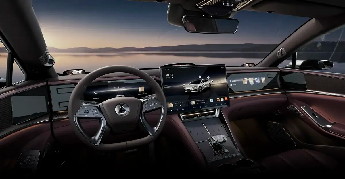 Elettronauti - Denza Z9 GT 122 kWh - Beige - Plancia - Vista della plancia
