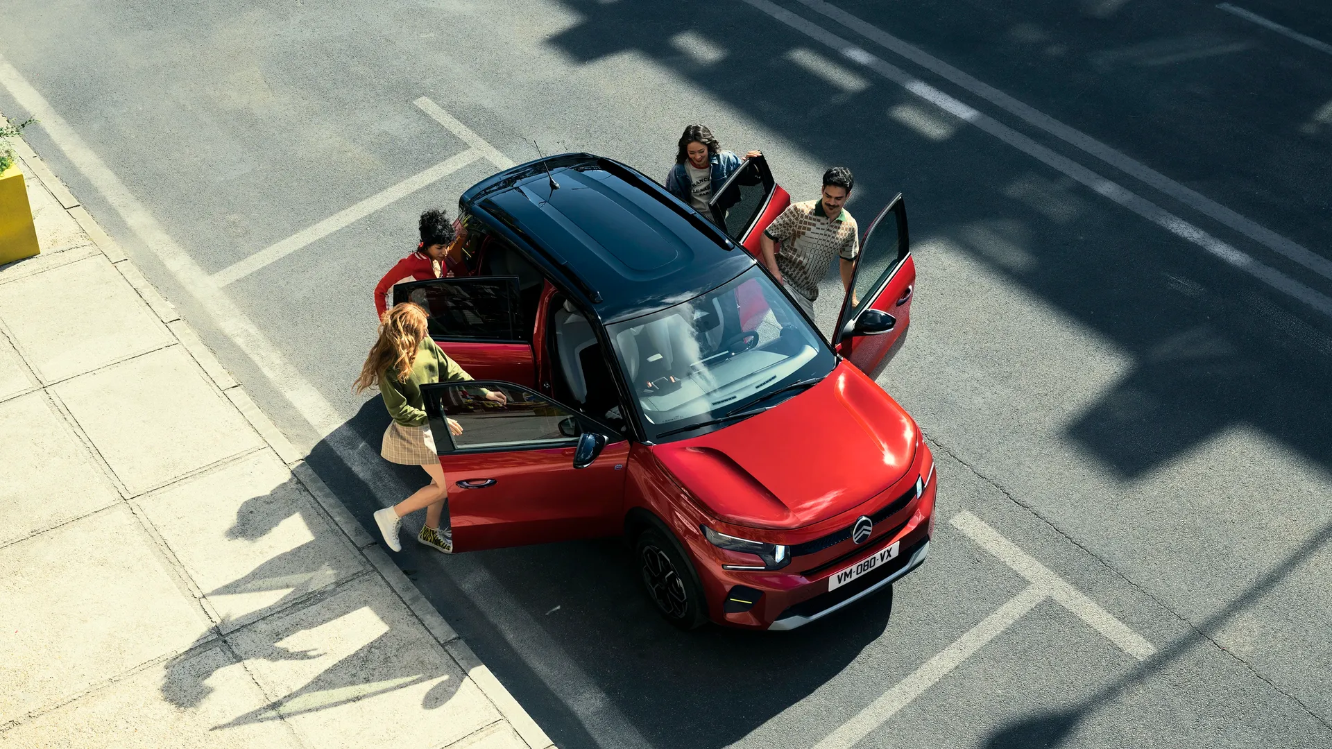 Elettronauti Citroen e-c3 vista dall'alto