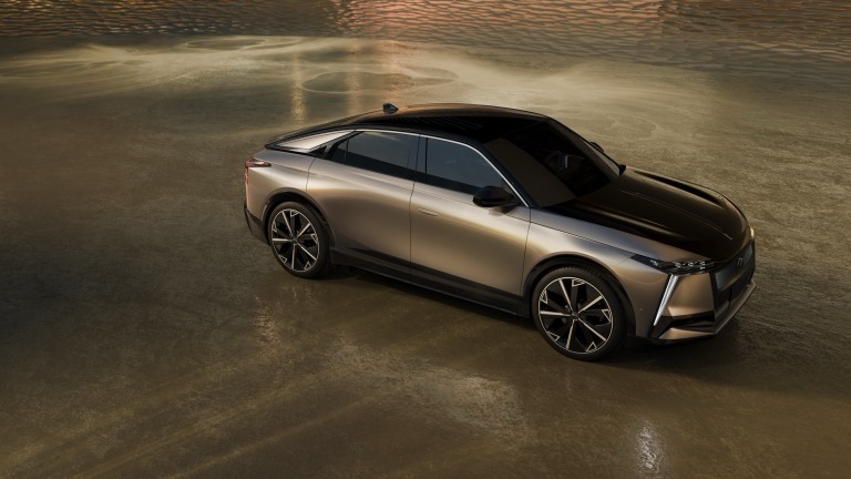 DS Automobiles N°8 FWD Long Range