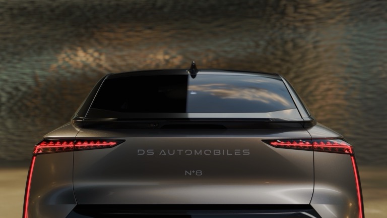 DS Automobiles N°8 FWD Long Range