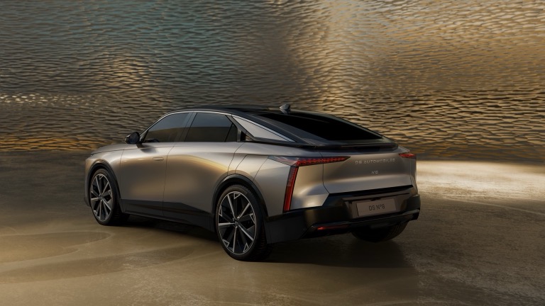 DS Automobiles N°8 FWD Long Range