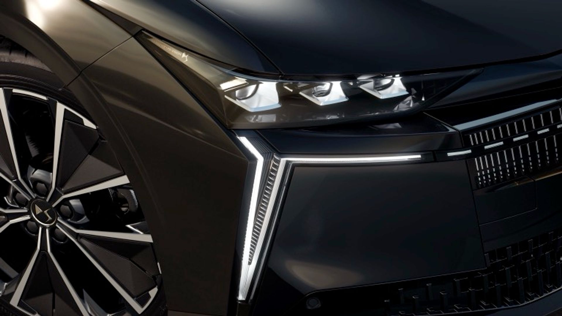 DS Automobiles N°4 E-Tense