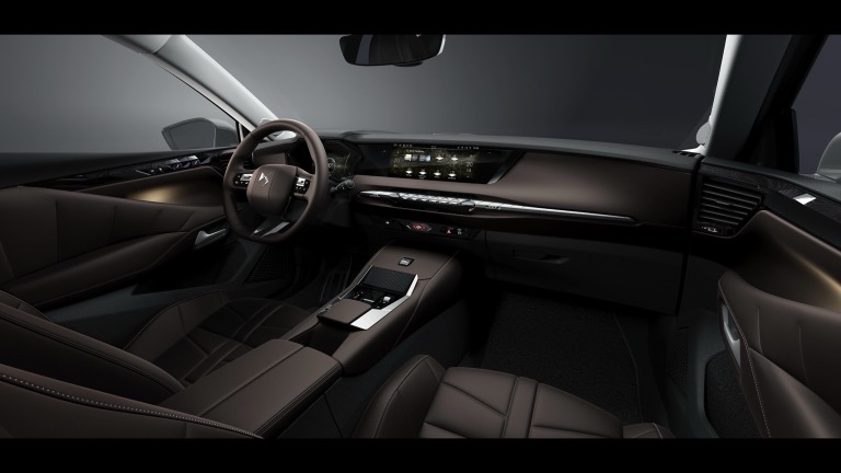 DS Automobiles N°4 E-Tense